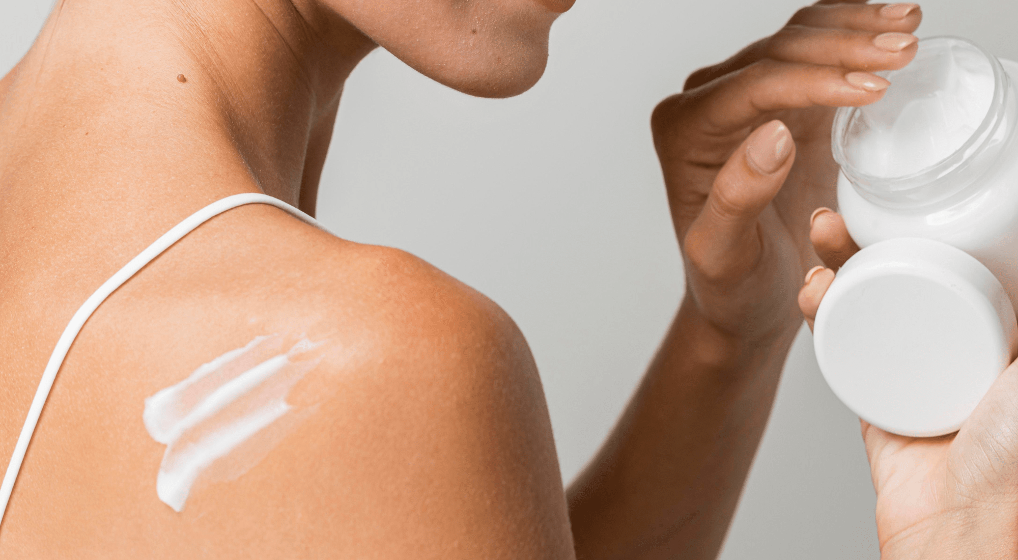 Guide Complet pour une Hydratation Optimale des Peaux Sèches en Hiver