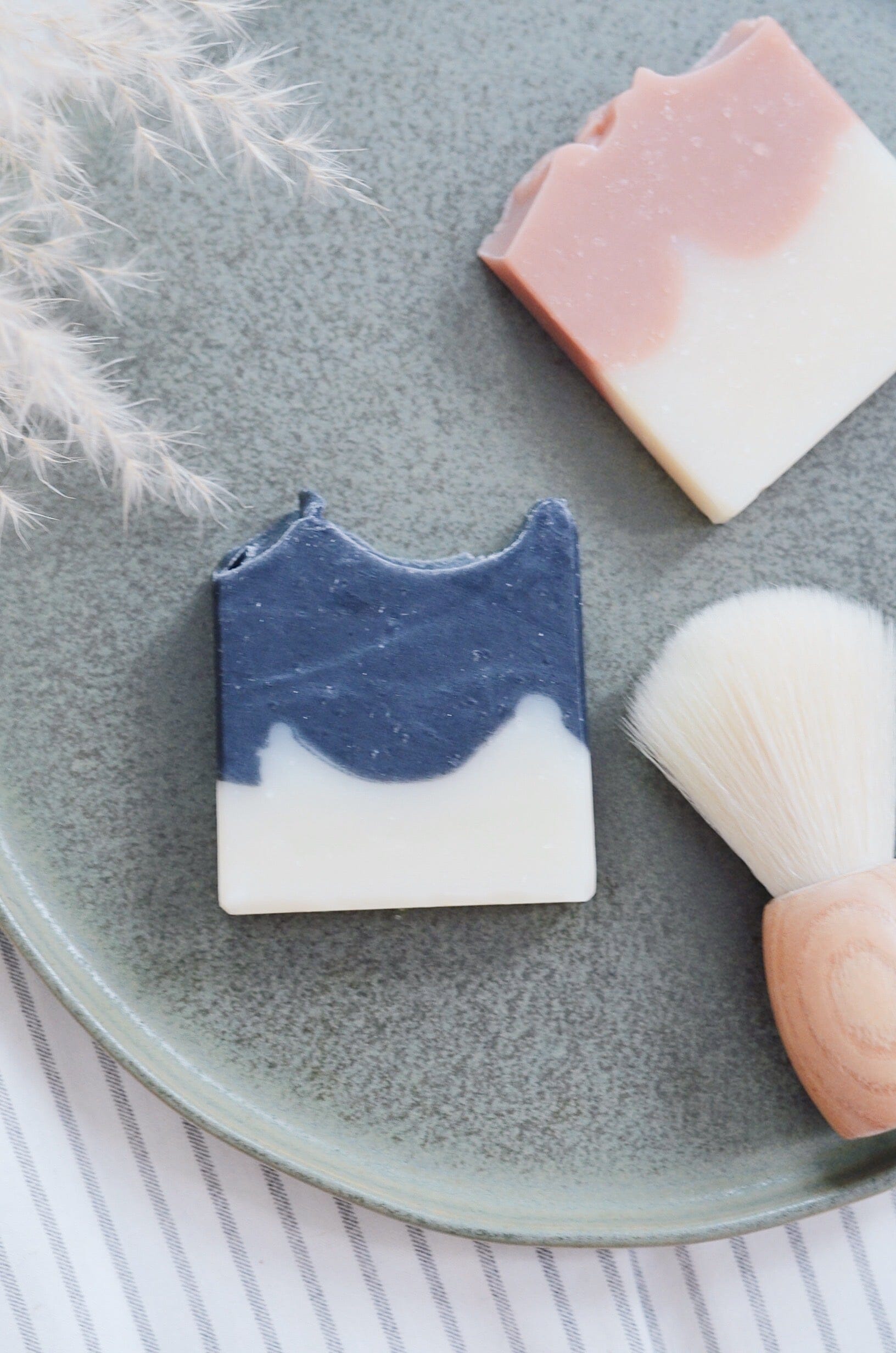 Savon de Rasage Surgras - Cèdre & Charbon Accessoire Homme BAREAYA 