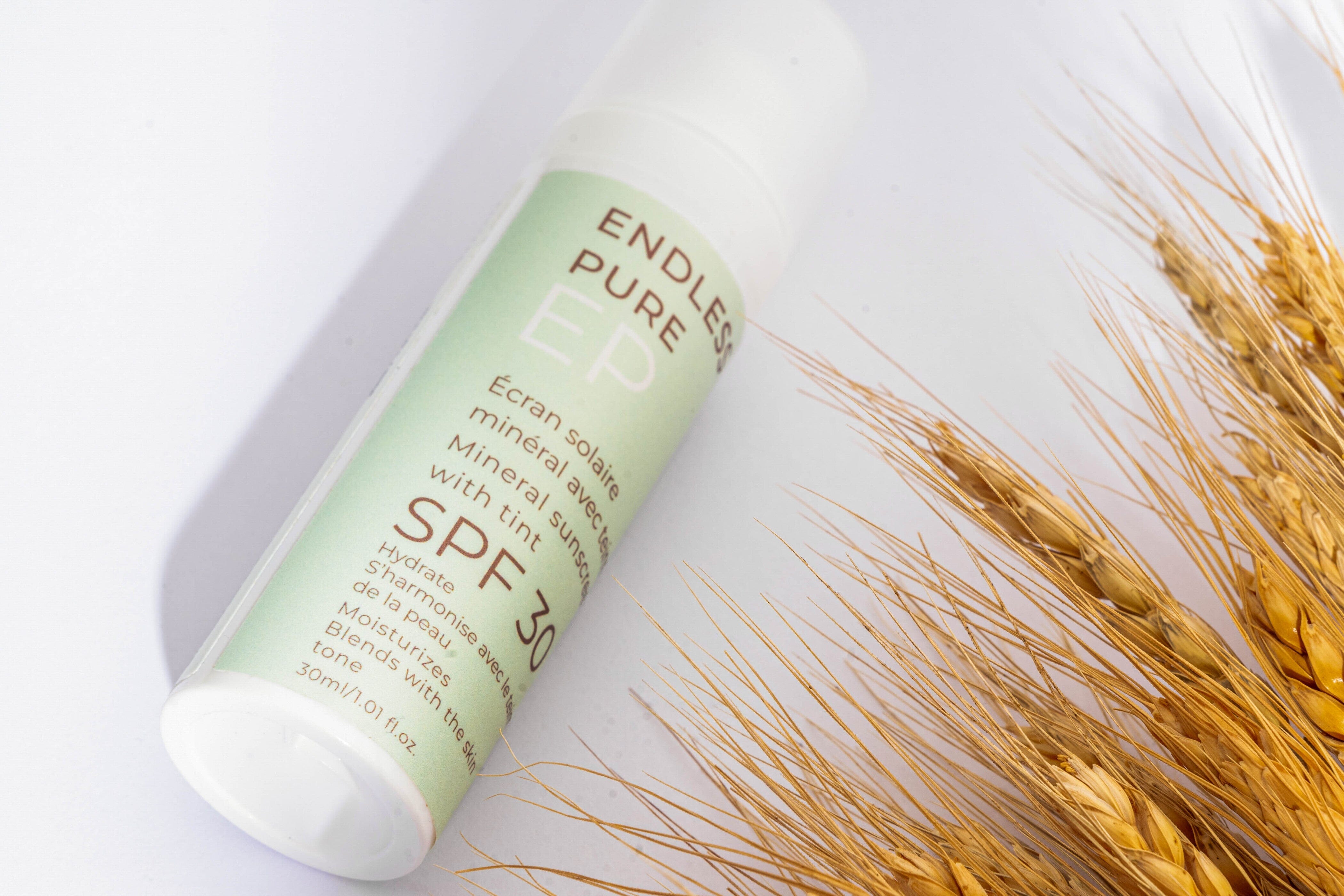 Crème solaire minérale teintée, SPF30 Soin solaire ENDLESS PURE 