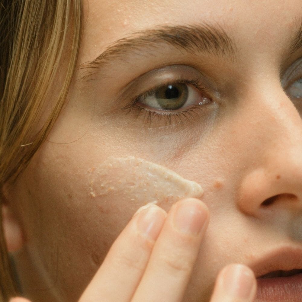 Le Gommage Infini Prune Visage Soin Visage Laboratoire Lia 