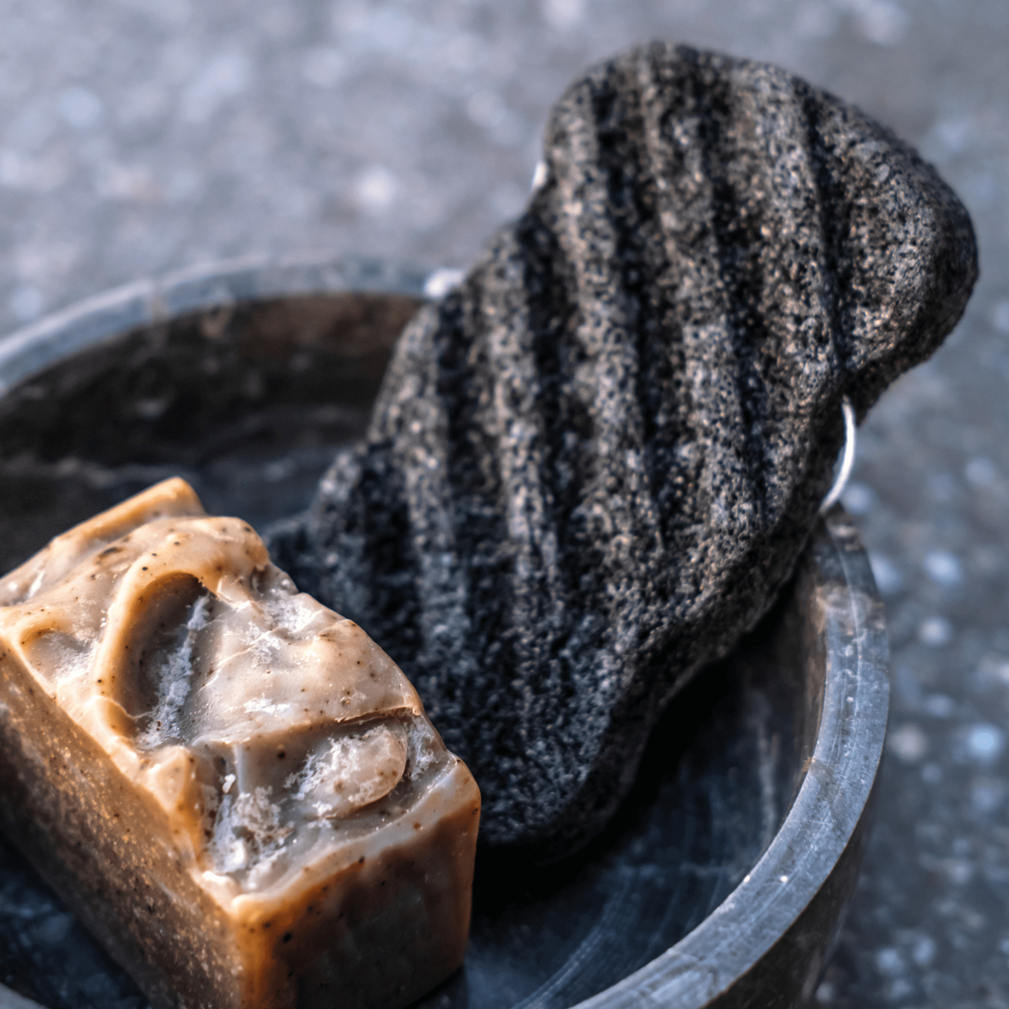 Eponge Konjac Charbon de bambou - Corps - Purifiante Accessoire Horizane Santé 