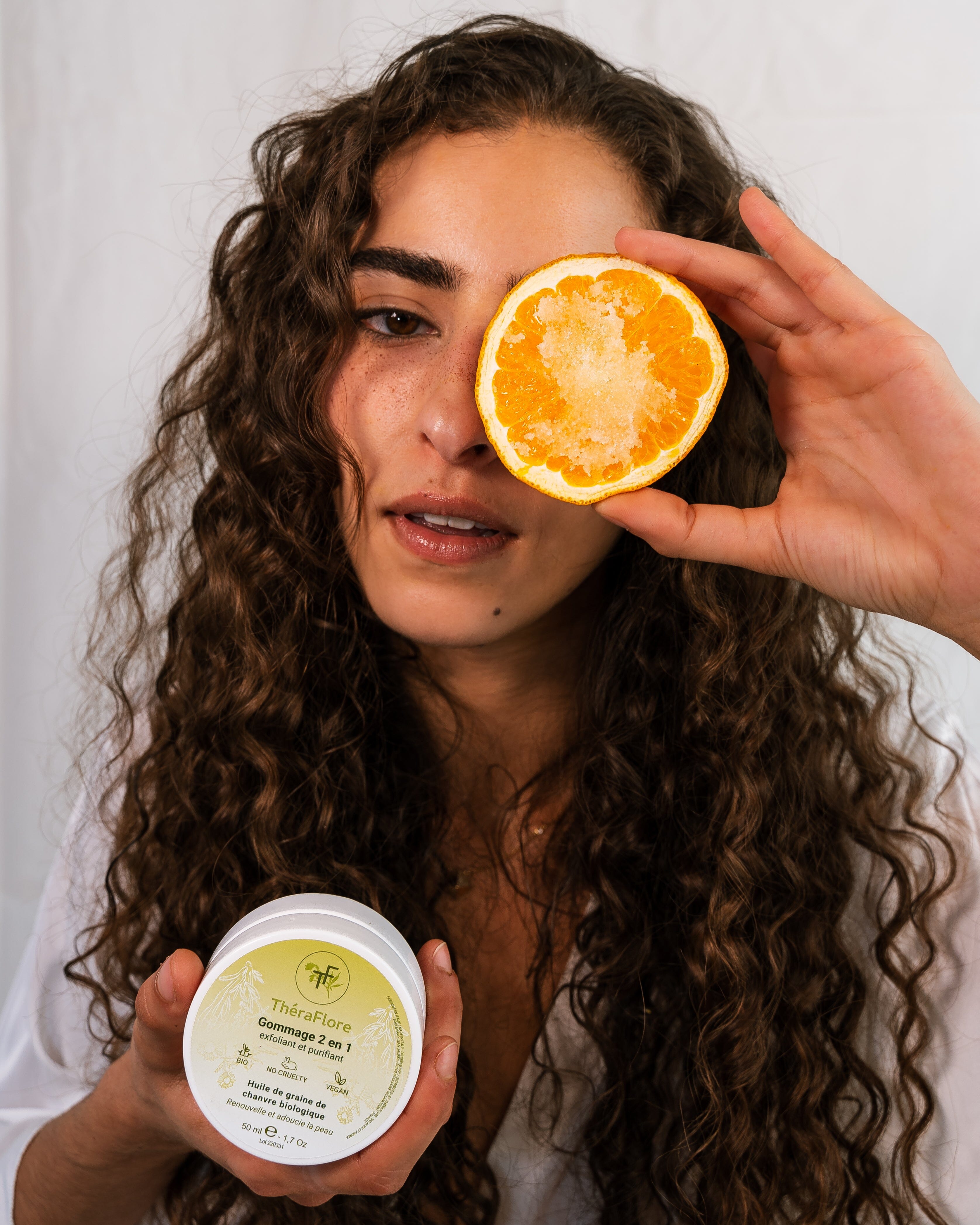 Gommage 2 en 1 Exfoliant et Purifiant soin hydratant TheraFlore 