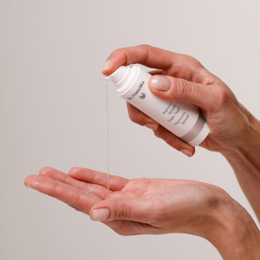 Sérum Régénérant Jour/Nuit Soin Visage Dr. Hauschka 